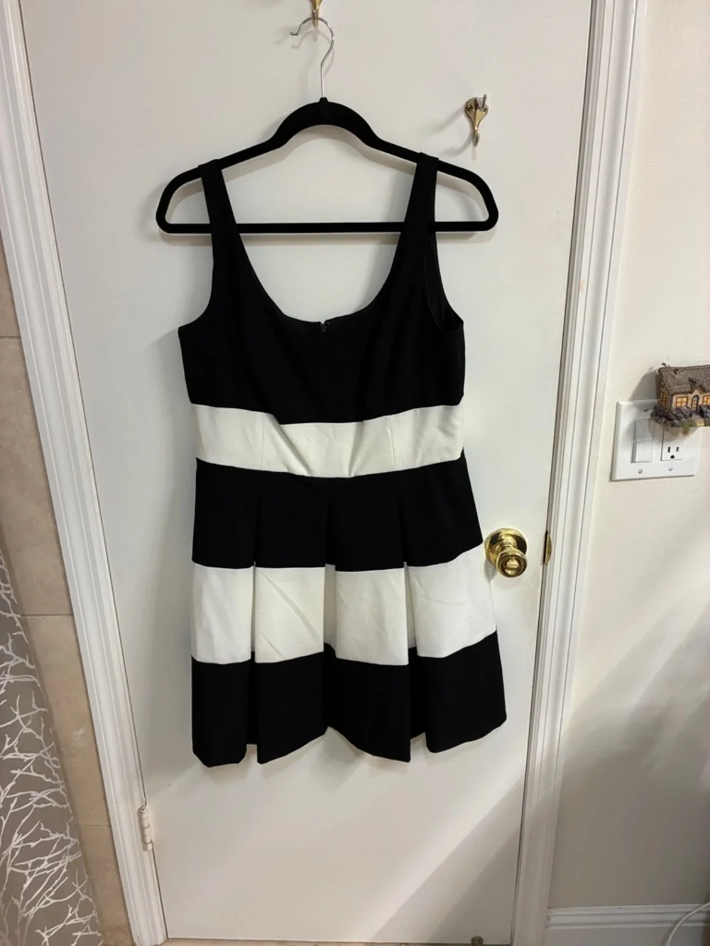 Lauren Ralph Lauren Black and White Striped Midi Dress Sz 14P